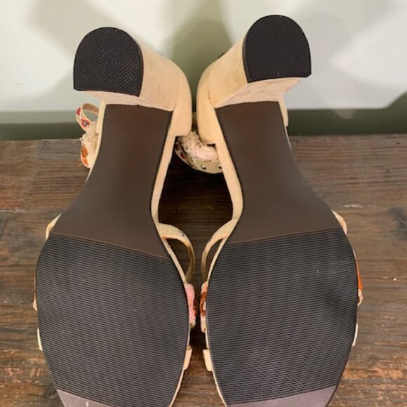 Beacon Fashion and Fit Sandals - Picture 8 of 9